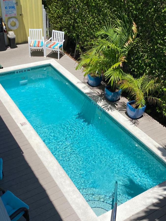 Duval Gardens Bed & Breakfast คีย์เวสต์ ภายนอก รูปภาพ