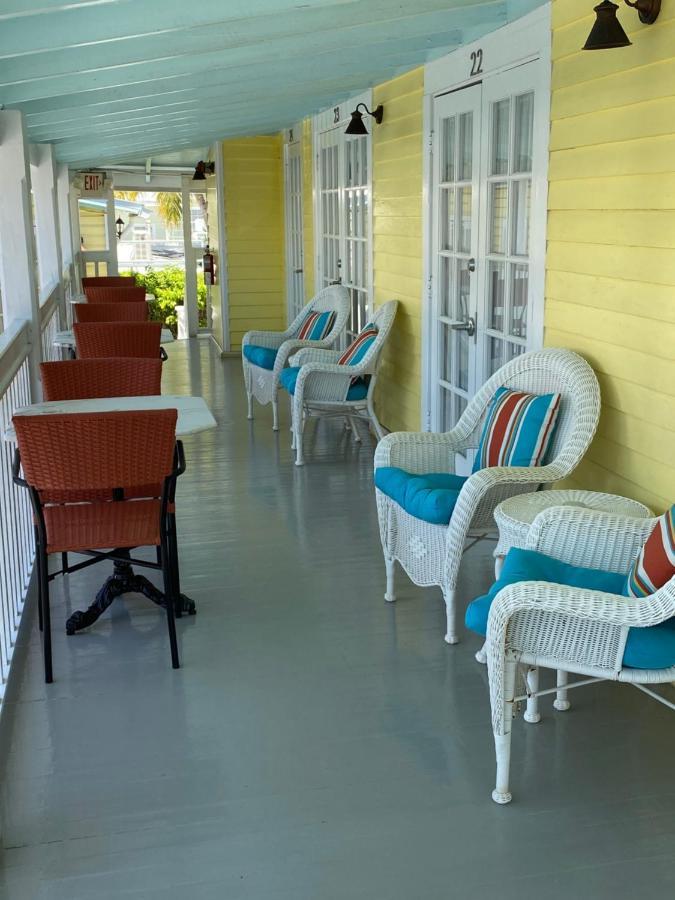 Duval Gardens Bed & Breakfast คีย์เวสต์ ภายนอก รูปภาพ