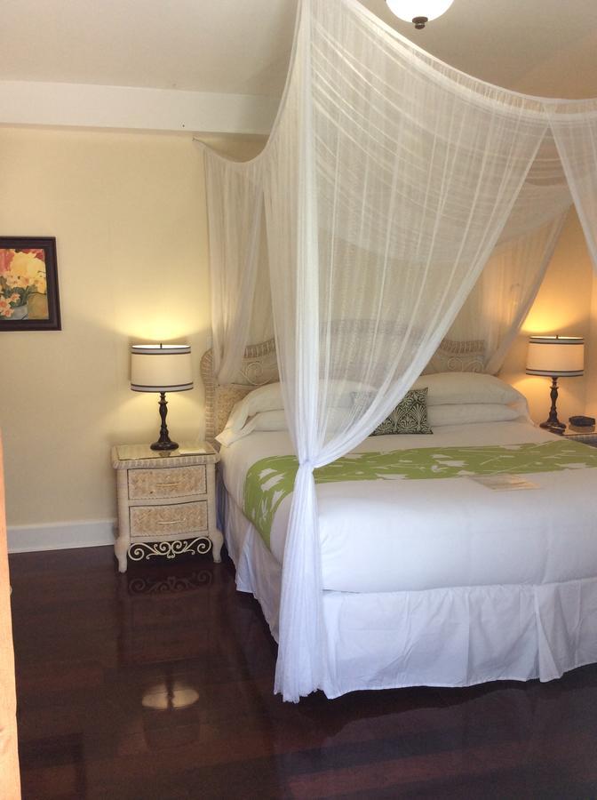 Duval Gardens Bed & Breakfast คีย์เวสต์ ภายนอก รูปภาพ