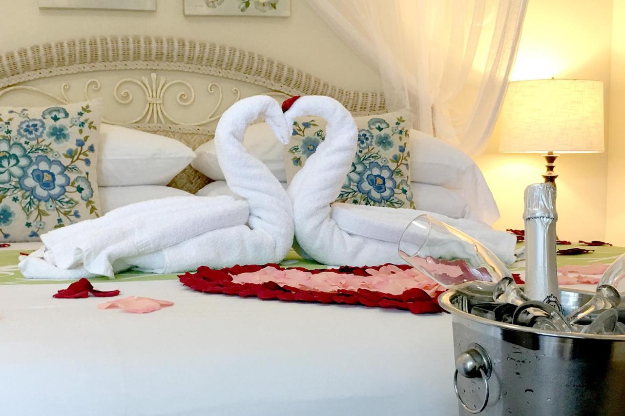 Duval Gardens Bed & Breakfast คีย์เวสต์ ภายนอก รูปภาพ